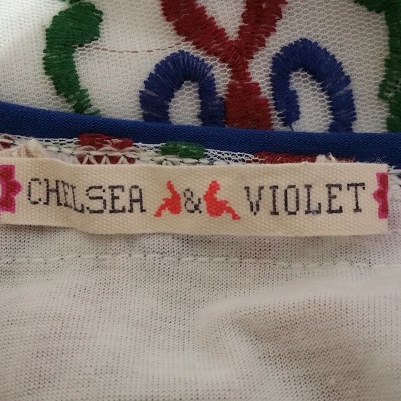 Chelsea & Violet Boho Style Embroidered Top - Picture 4 of 5